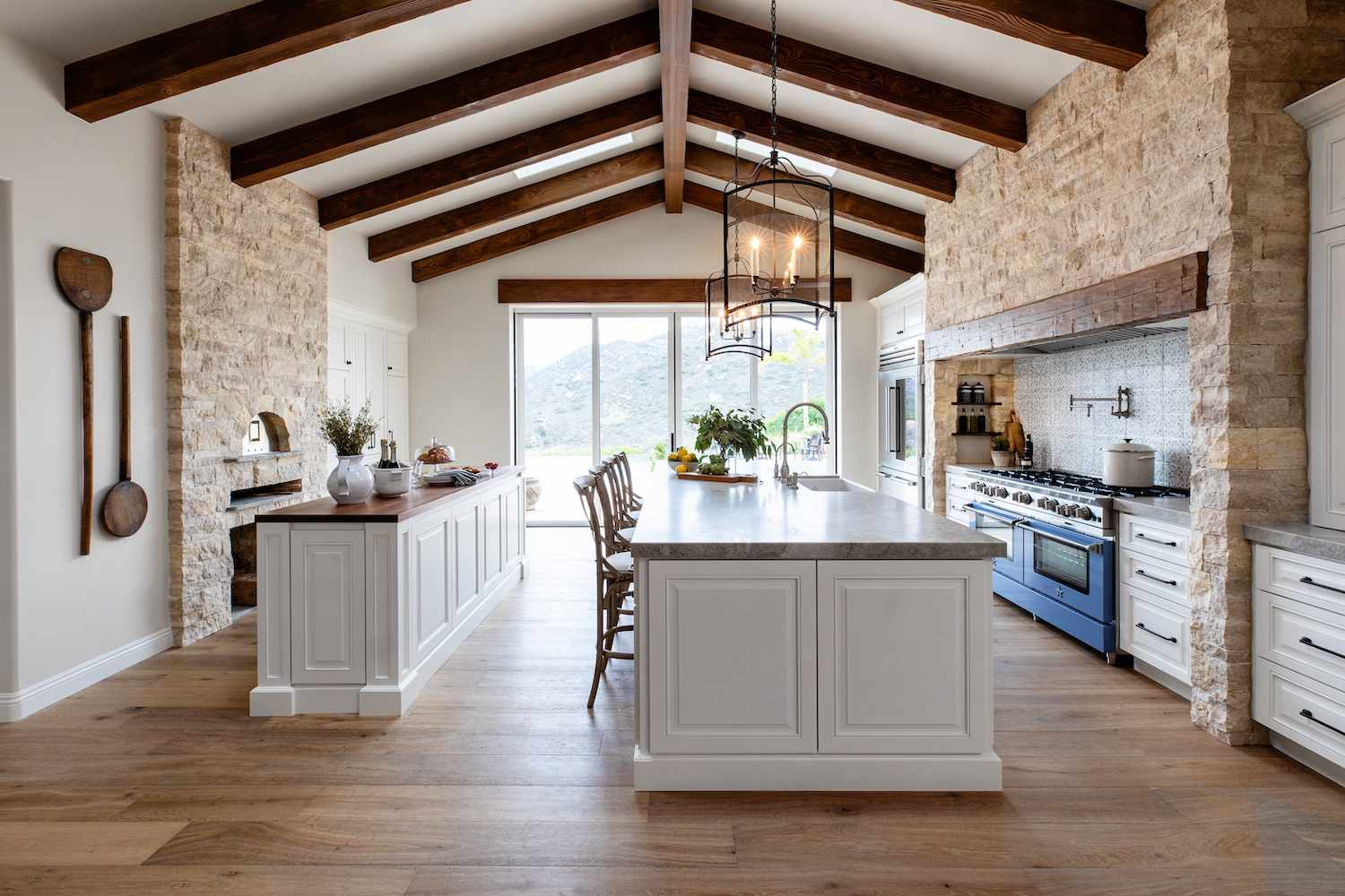 50 Luxury Kitchens For Cooking And Entertaining throughout Classic Kitchen Island, Spacious Design With Multiple Open Shelves, White/Brown