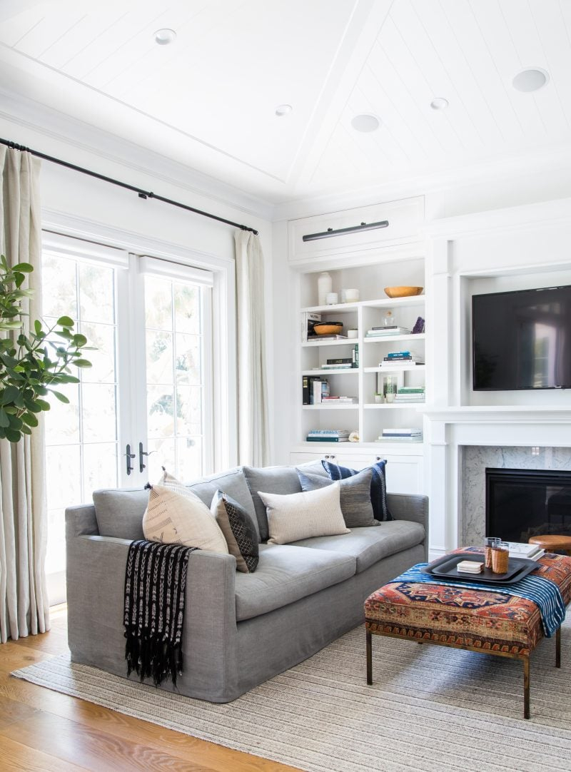 Neutral Throw Pillow Combinations For White And Gray Sofas - Room For ... inside Decoding Sofa Construction What to Look for Before You Decide