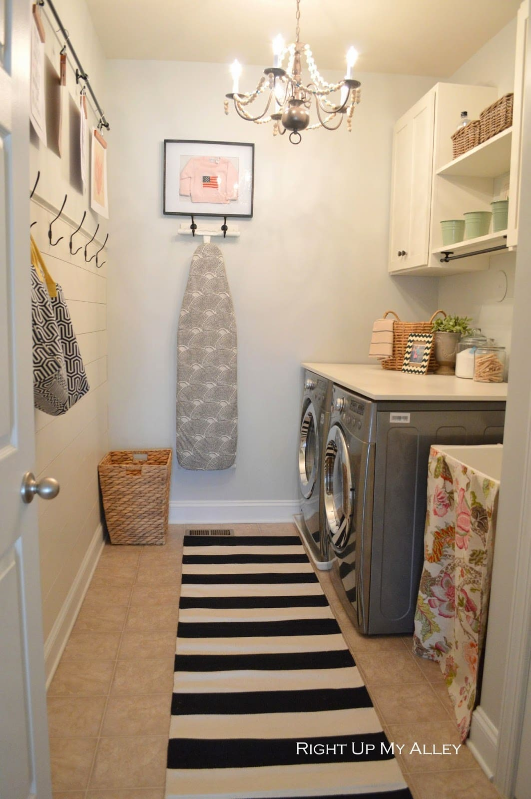 15+ Beautiful Laundry Rooms - Lil' Luna in Discover These 7 Beautiful Laundry Room Designs This Week