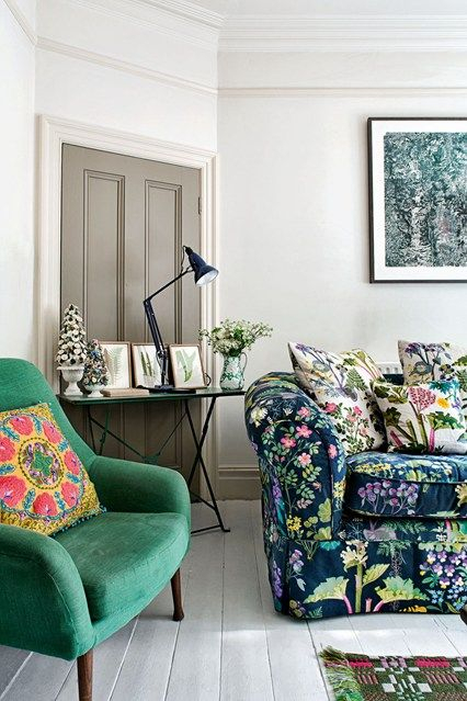 How to Master the Art of Patterned Sofa Styling