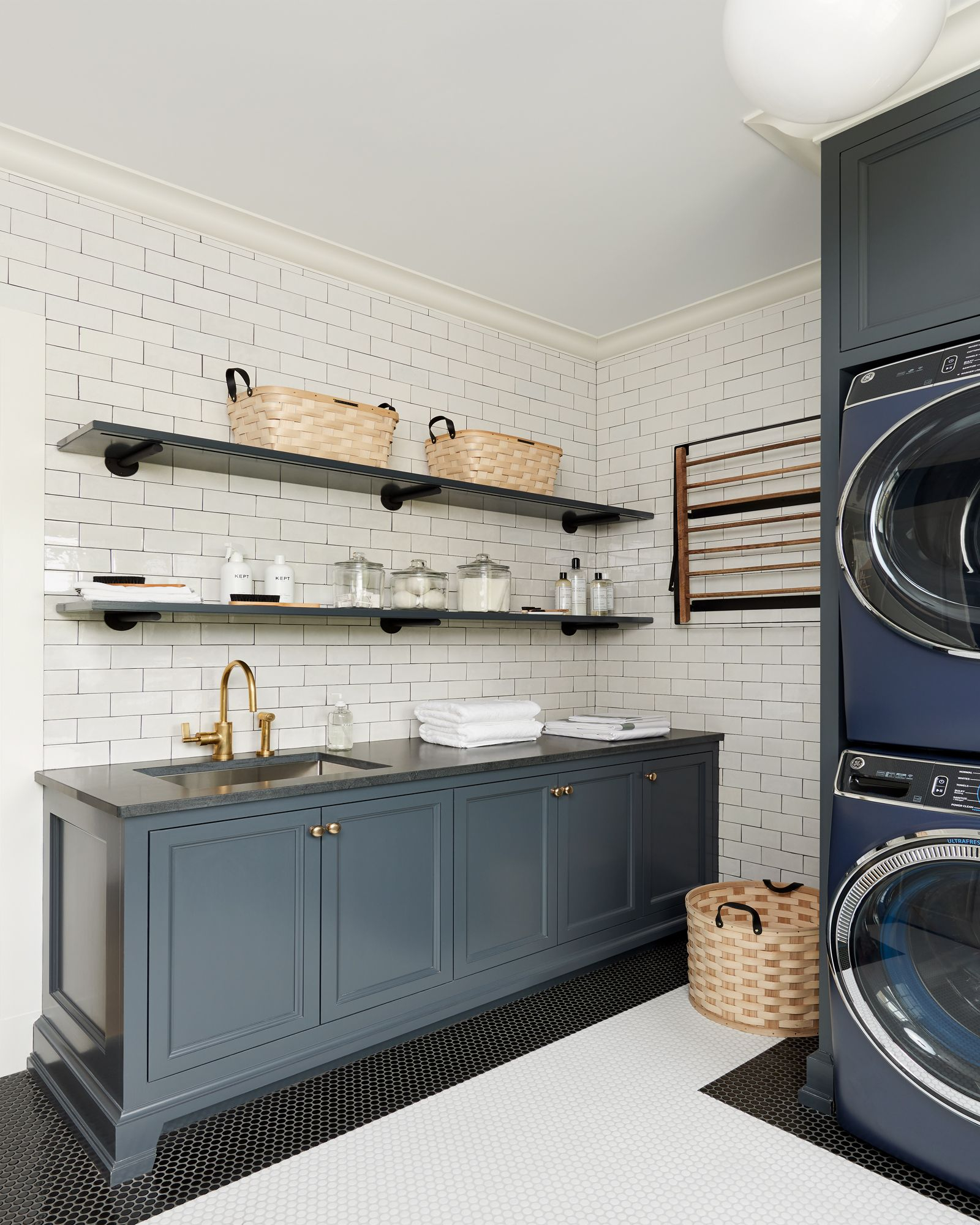 50+ Ý Tưởng Ideas For Decorating A Laundry Room Khác Nhau Cho Mọi Không ... with Inspiring Laundry Room Makeovers From Compact to Grand