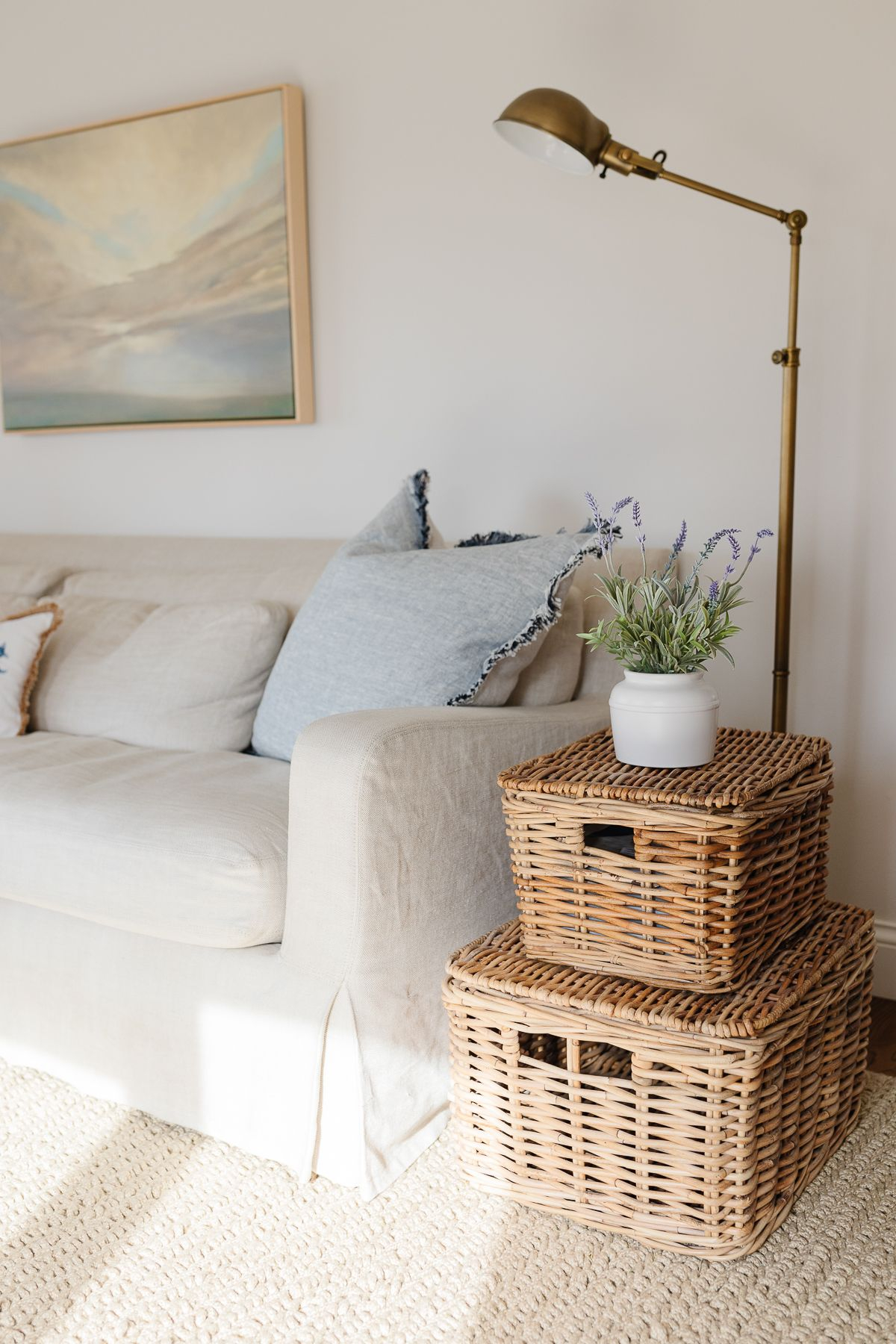 Understanding the durability and comfort of linen furniture materials