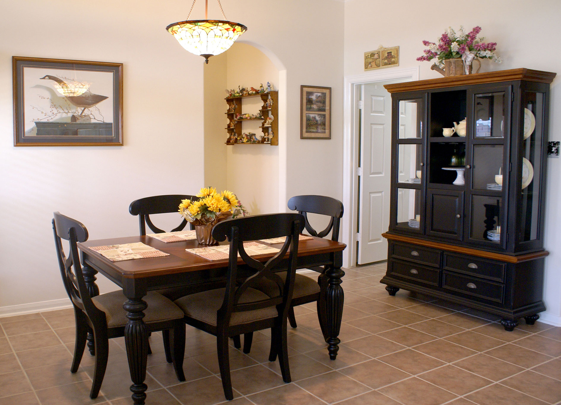 Chinese Dining Room regarding Oriental China Cabinet